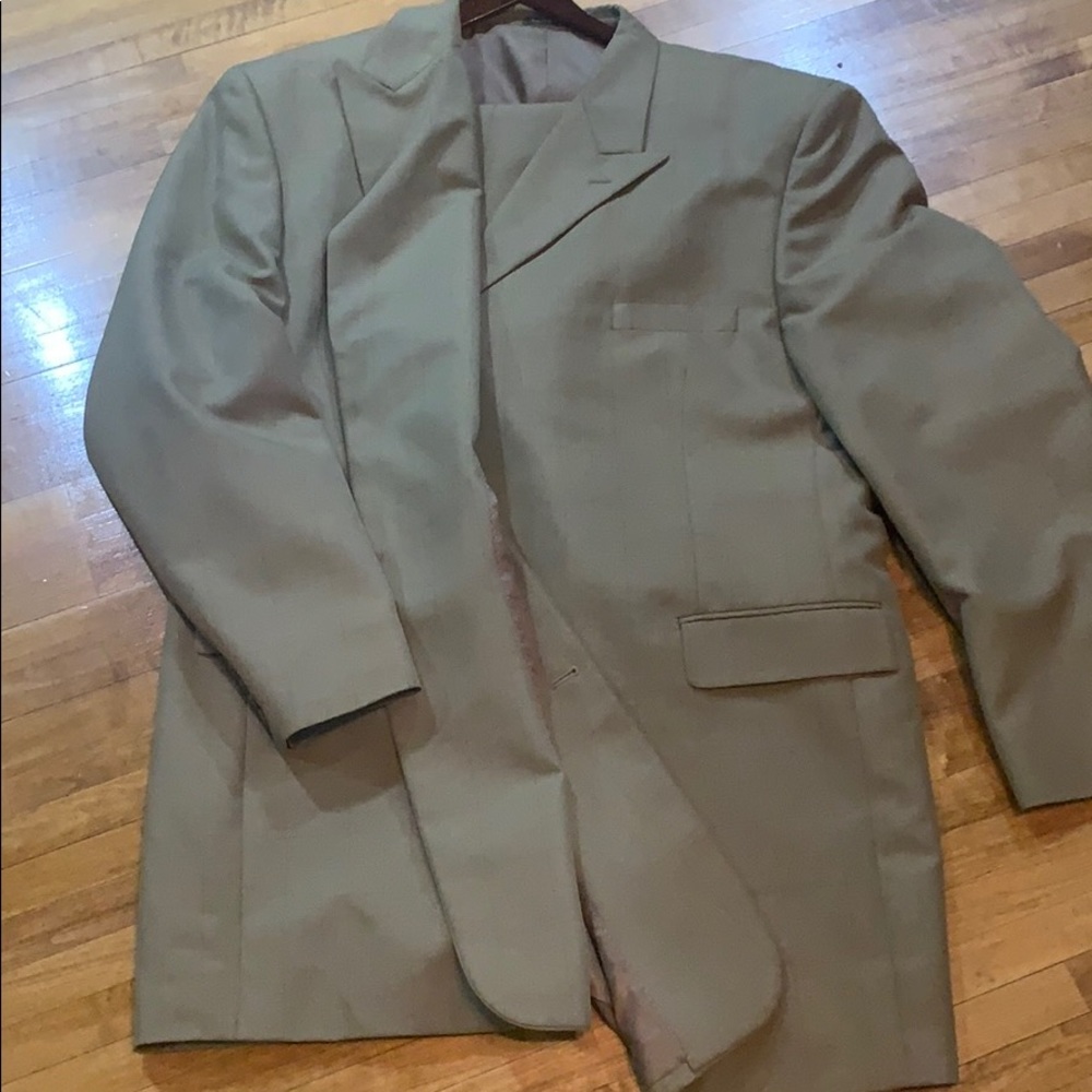 Men’s Suit